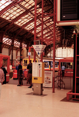 Brighton station barrier line 1990