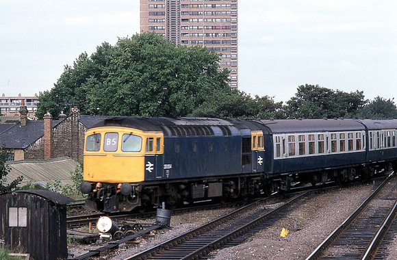 33054 Latchmere Jct 1080