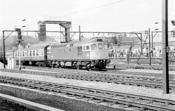 33021 Crewe 1982