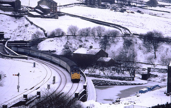 class 31 Standedge Tunnel in the snow